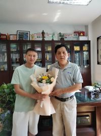 笃实从容，实干兴邦；木铎金声，春晖四方! 祝贺基因中心全体老师和科技工作者节日快乐！